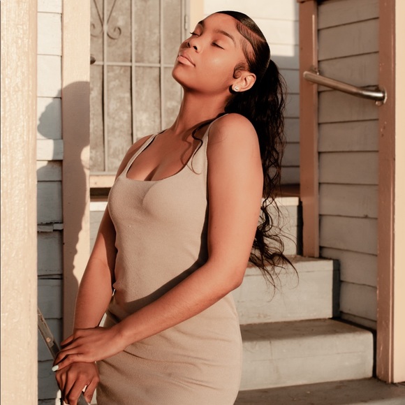 Tan dress - Picture 2 of 2